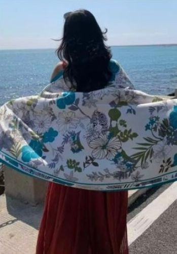 Ladies Blue Floral Sarong